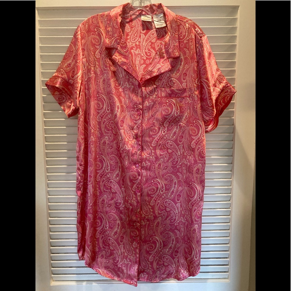 Sophia by Delicates silky satiny pink paisley night shirt button down sz L